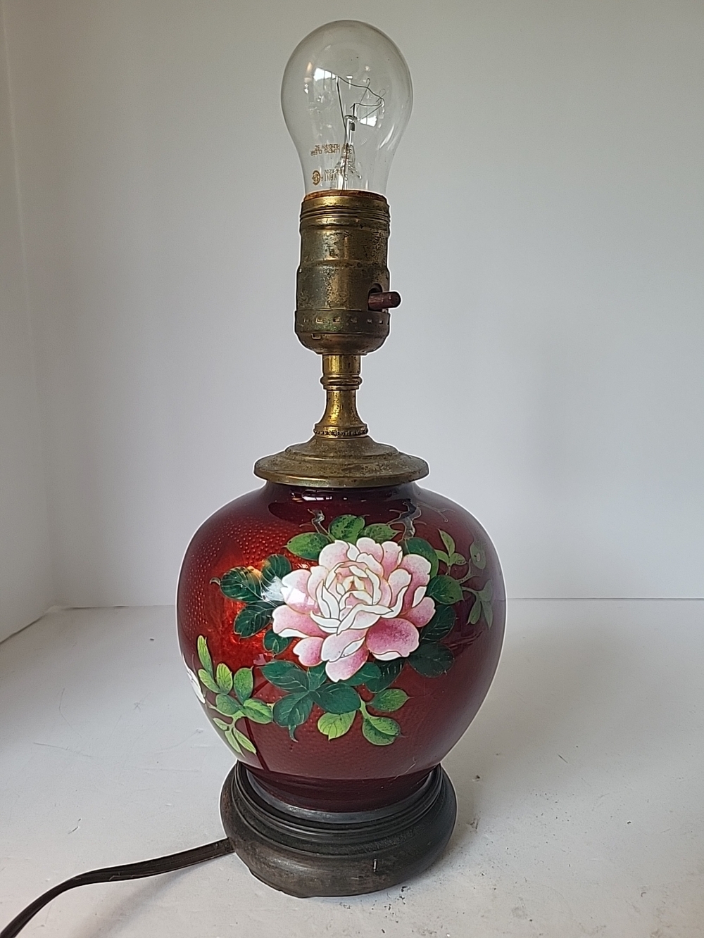 Vintage Japanese Chinoiserie Pigeonblood Red Lamp - Picture 2 of 11